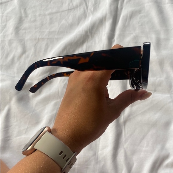 Tortoise Shell Sunglasses - Picture 4 of 5